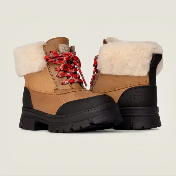 UGG Ashton Addie Snow Boots Chestnut Brow/Black Boys Girls 2Y - Picture 2 of 12